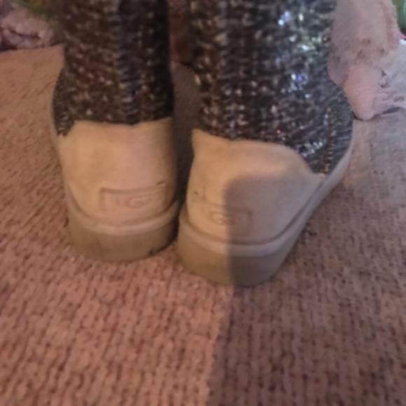 Uggs - Picture 4 of 7